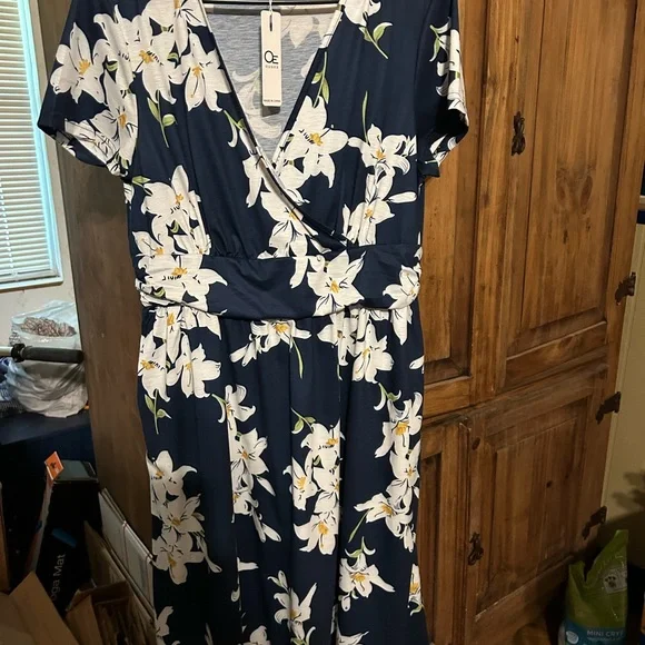Blue and Cream Casual Sundress with deep V neck fits like a large. - Picture 2 of 12